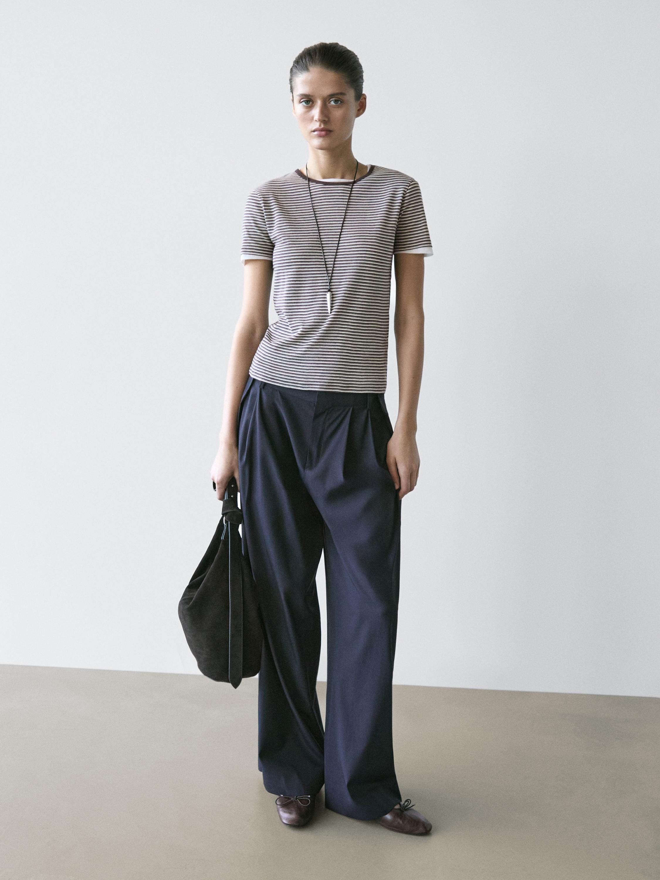 Short sleeve T-shirt with double trim